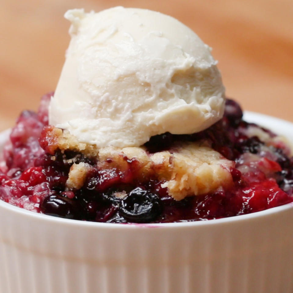 Slow-Cooker Mixed Berry Cobbler