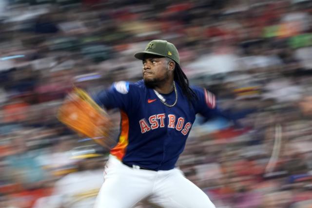 Martin Maldonado Pitches 5-Hit Inning, Joins Astros' Position