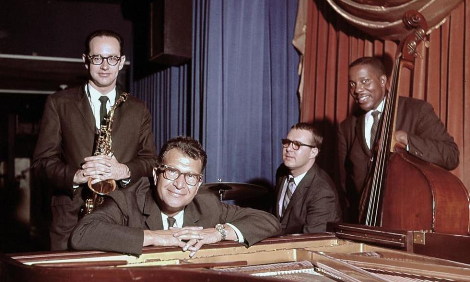 Dave Brubeck Quartet l-r: Paul Desmond, Dave Brubeck, Joe Morello, Eugene Wright.