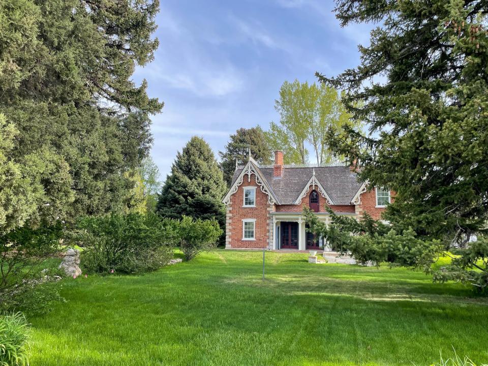 A home with delicate trim in Midway, Utah.