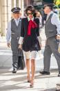 <p>Amal ressemblait à une version chic de Wednesday Addams sous sa robe noire et blanche Gucci ornée d’un col Claudine et d’un nœud rouge impressionnant. (Photo par Alessio Botticelli/GC Images)</p>