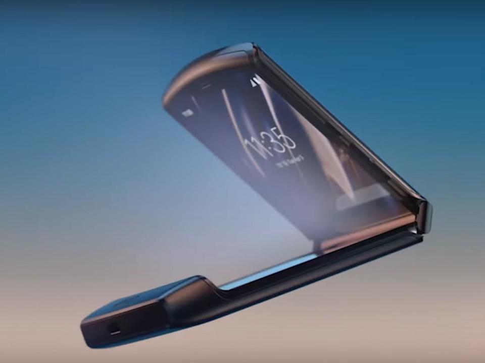 The Motorola Razr is built to bend but apparently 'bumps and lumps are normal': Motorola