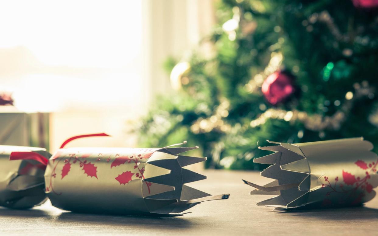 Are these the worst Christmas cracker jokes ever? - Cultura RF