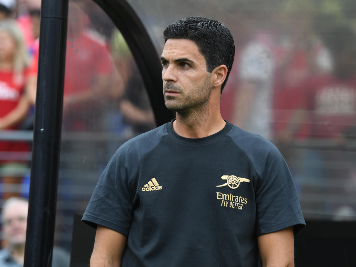 Mikel Arteta, entrenador del Arsenal, durante un partido de la pretemporada del conjunto gunner. (Foto: Stuart MacFarlane / Arsenal FC / Getty Images).