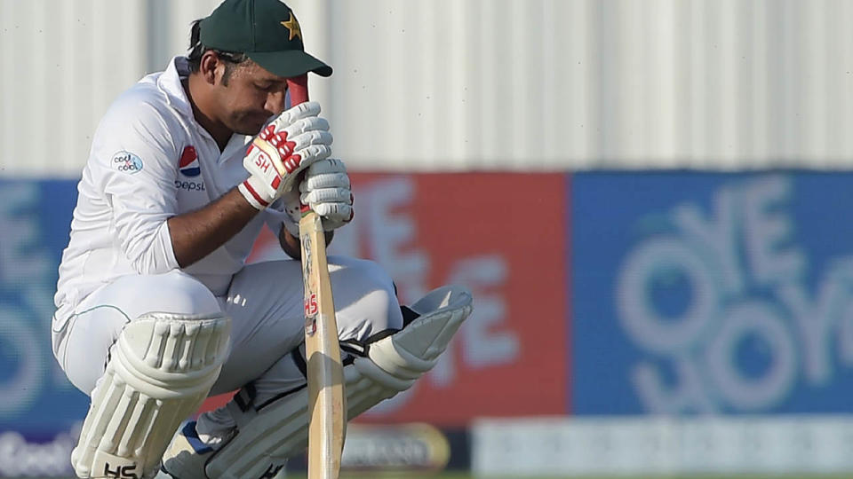 Sarfraz Ahmed reacts after dismissal of teammate Yasir Shah. (Photo by AAMIR QURESHI/AFP/Getty Images)