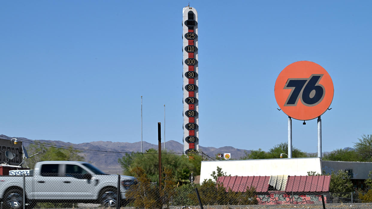  "The World's Tallest Thermometer" in Baker, California. 