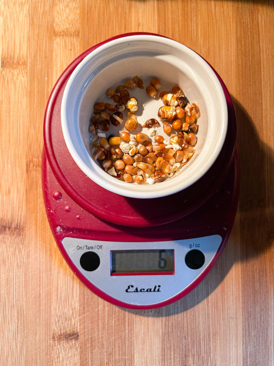 popcorn kernels in a popcorn maker