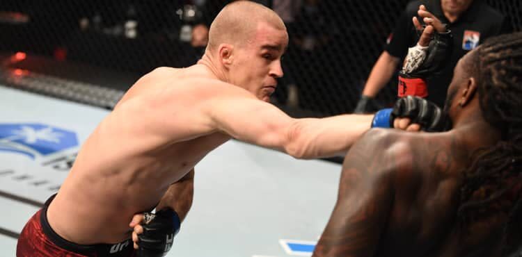 Dusko Todorovic punches Dequan Townsend at UFC Fight Island 4