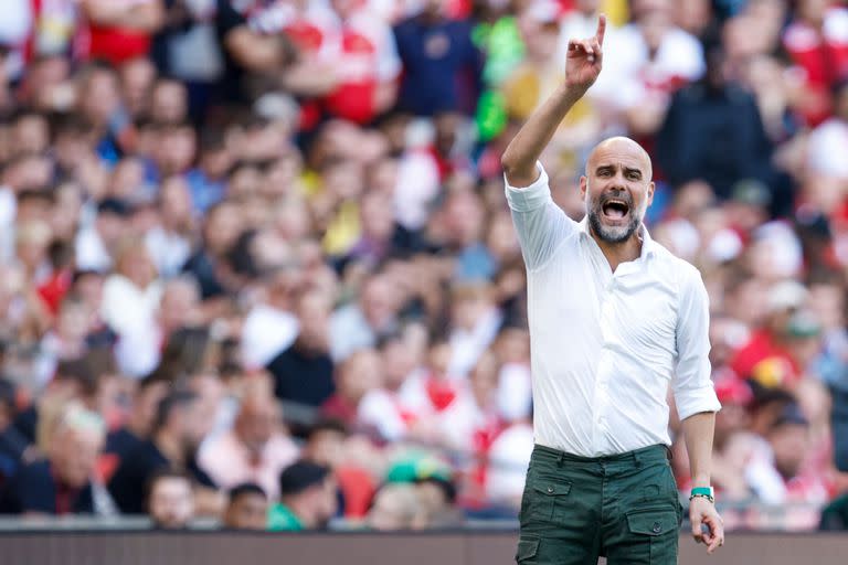 Pep Guardiola, entrenador catalán de Manchester City, alertó sobre la disrupción en el mercado de pases provocada por los petrodólares saudíes