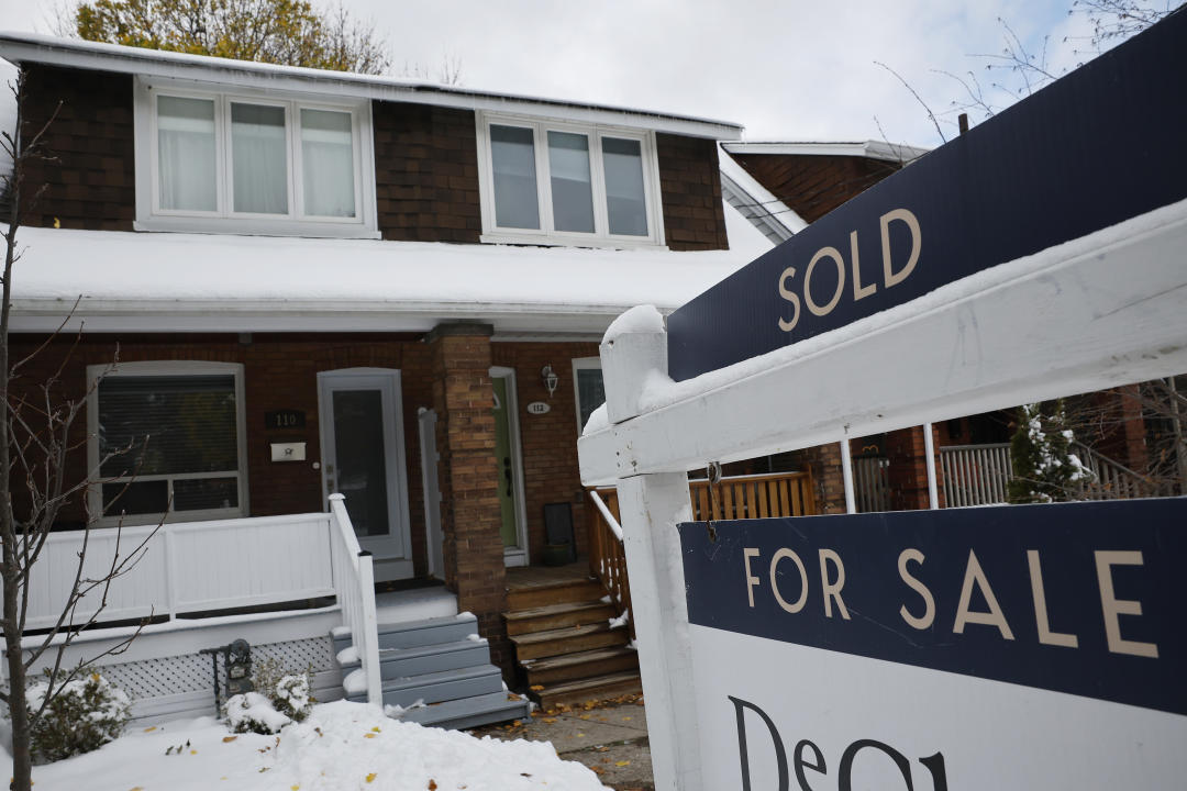 Toronto ON-NOV 17 2022.Home for sale in Toronto east end. Torontos housing prices will continue to decline, but at a slower pace, new report predicts.There are still more rate hikes to come and market will likely continue cooling until the spring, RBC economist says.(R.J. Johnston/Toronto Star)        (R.J. Johnston/Toronto Star via Getty Images)