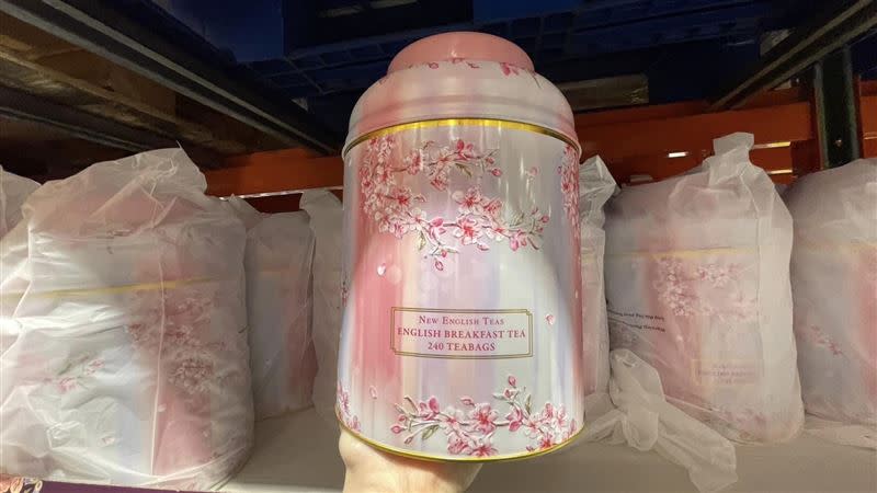 美式賣場好市多熱門商品「骨灰罈紅茶」再度現身！（圖／翻攝自COSTCO 好市多商品消費心得分享區）