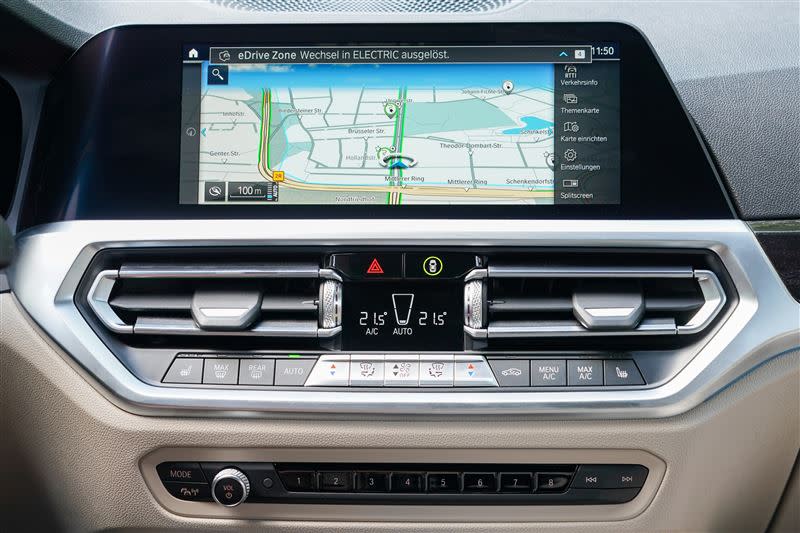 BMW美規部分新車中控螢幕將取消觸控功能。（圖／翻攝自BMW官網）