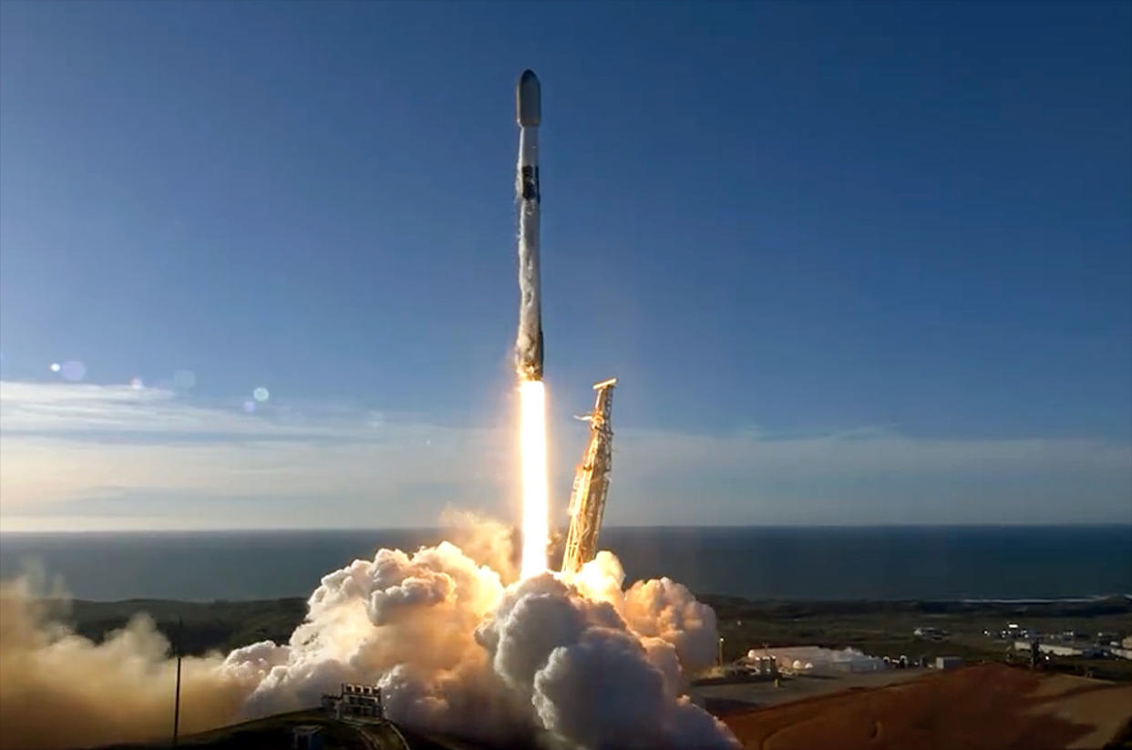  A SpaceX Falcon 9 rocket carrying 22 Starlink satellites lifts off from Space Launch Complex 4 East (SLC-4E) at Vandenberg Space Force Base in California on Friday, Feb. 9, 2024. 