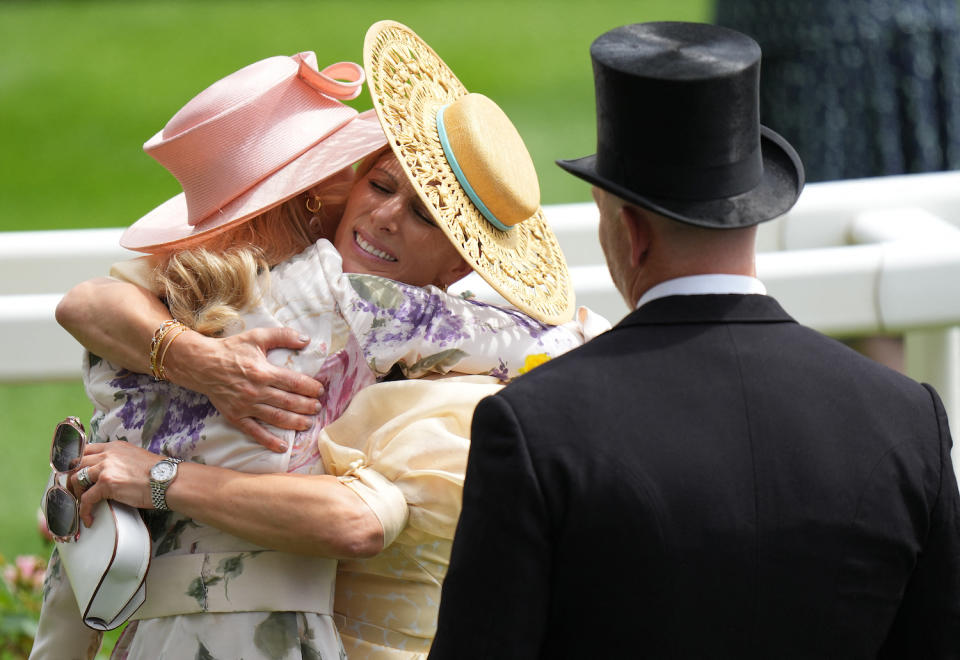 Zara Tindall fait une accolade à Lady Gabriella