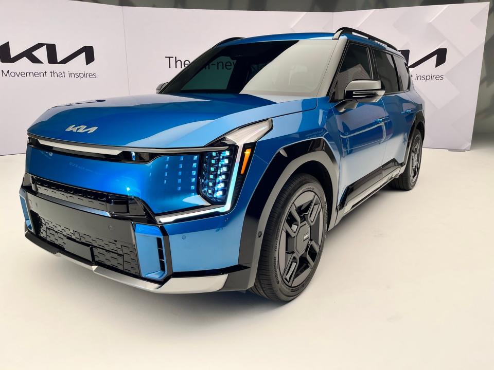 Kia’s 2025 EV9 electric SUV looks, feels like a hit