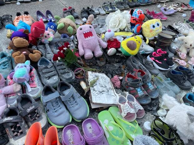 A memorial to the victims of the residential school system, outside of City Hall in downtown Calgary, was set on fire late Tuesday.  ( Mark Matulis/CBC - image credit)