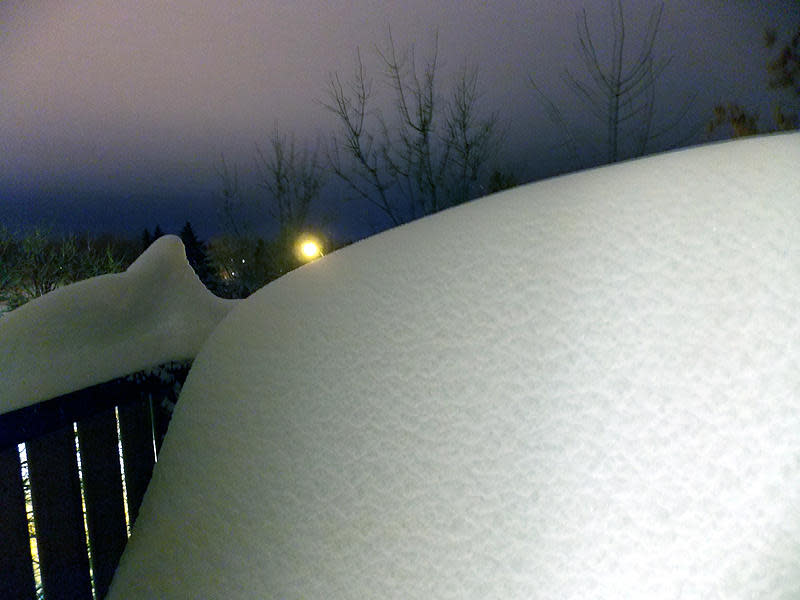 This snow monstrosity is higher than my balcony railing and is taller than I am. #YQR #Jan11 #skstorm @weathernetwork pic.twitter.com/7BpGjuDT