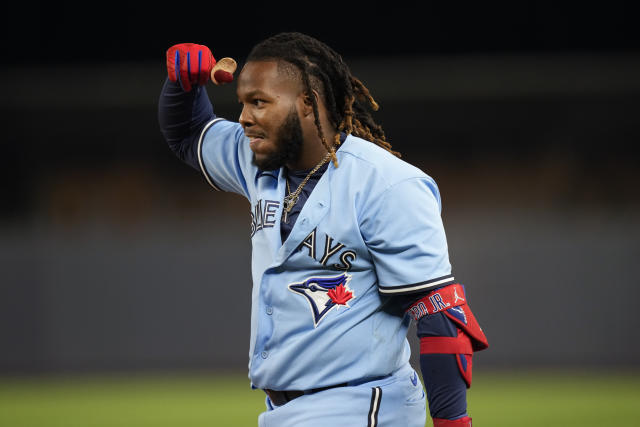 Blue Jays' Vladimir Guerrero Jr. leaves game in 8th inning