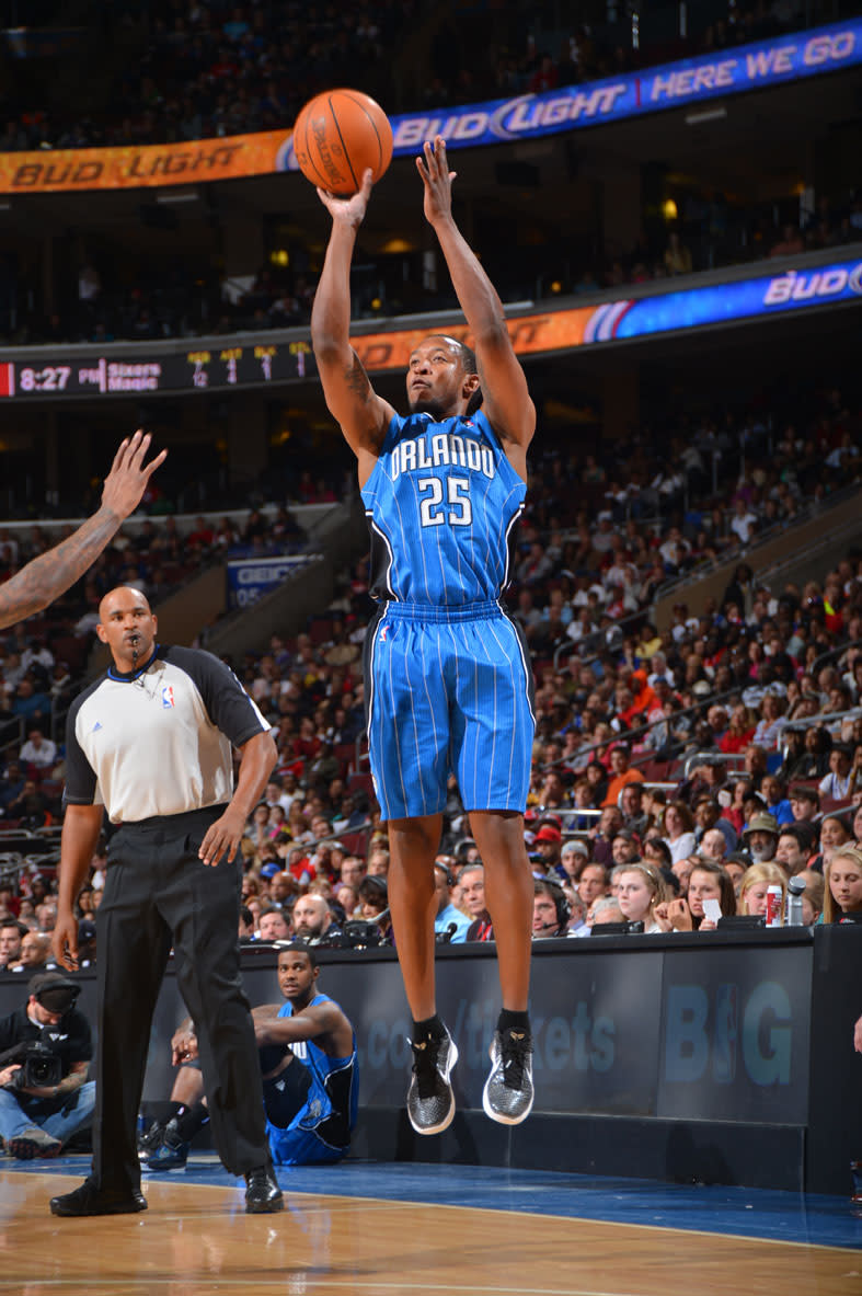 HILADELPHIA, PA - APRIL 7: Chris Duhon #25 of the Orlando Magic shoots against the Philadelphia 76ers on April 7, 2012 at the Wells Fargo Center in Philadelphia, Pennsylvania. NOTE TO USER: User expressly acknowledges and agrees that, by downloading and/or using this Photograph, user is consenting to the terms and conditions of the Getty Images License Agreement. Mandatory Copyright Notice: Copyright 2012 NBAE