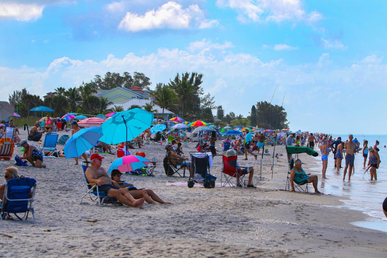 Englewood Beach in Charlotte County Florida was crowded on Saturday, March 20, 2020. The beach will be closed to the public starting at 6am, Sunday, March 21, 2020 to prevent the spread of Coronavirus. (Photo by Thomas O'Neill/NurPhoto via Getty Images)