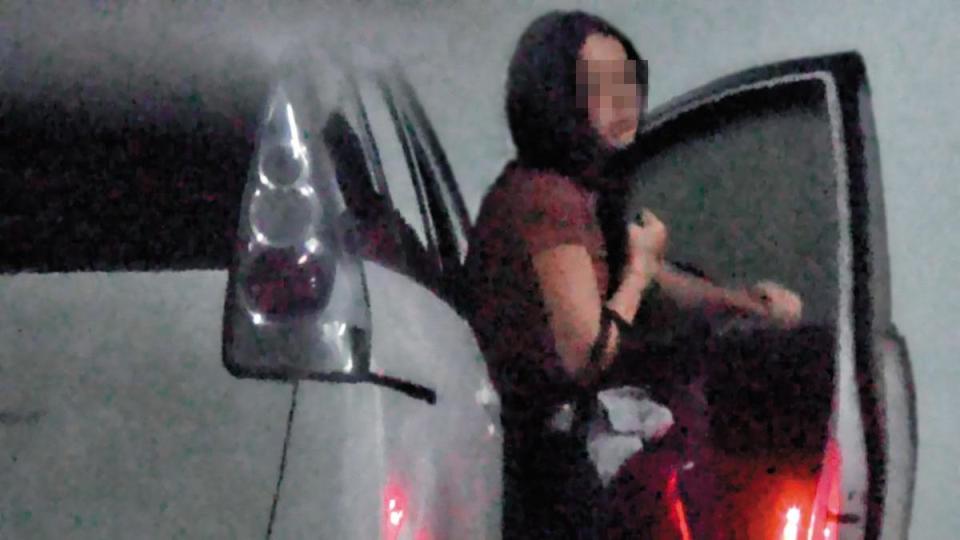 科技大廠高層謝男6月1日在汽車旅館遭抓姦，警方獲報趕來處理。圖為與他通姦的作業員C女。（讀者提供）