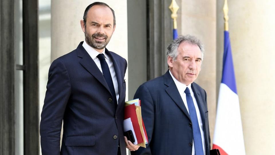 Édouard Philippe et François Bayrou - STEPHANE DE SAKUTIN / AFP