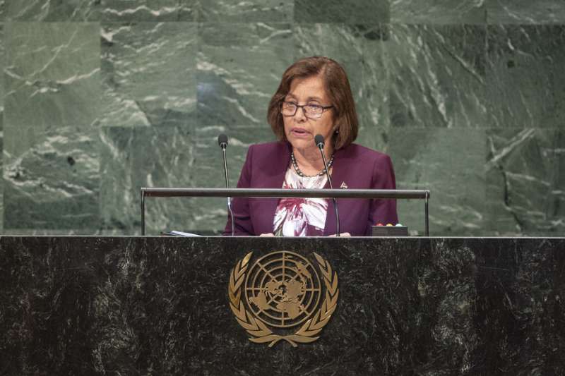 馬紹爾群島總統海妮（Hilda Heine）在聯合國大會總辯論中呼籲聯合國應盡速解決台灣2300萬人民被排除在聯合國體系以外的嚴肅問題，強調「台灣人民值得被公平對待」。（取自聯合國官網）
