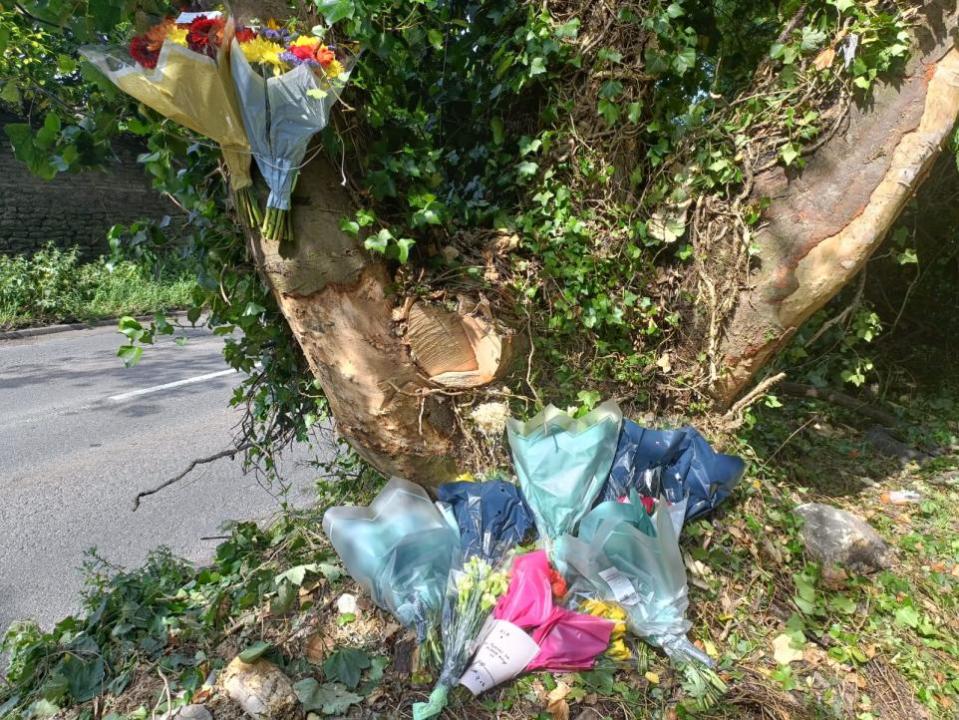 Oxford Mail: Flowers left at scene of crash that killed three teenagers