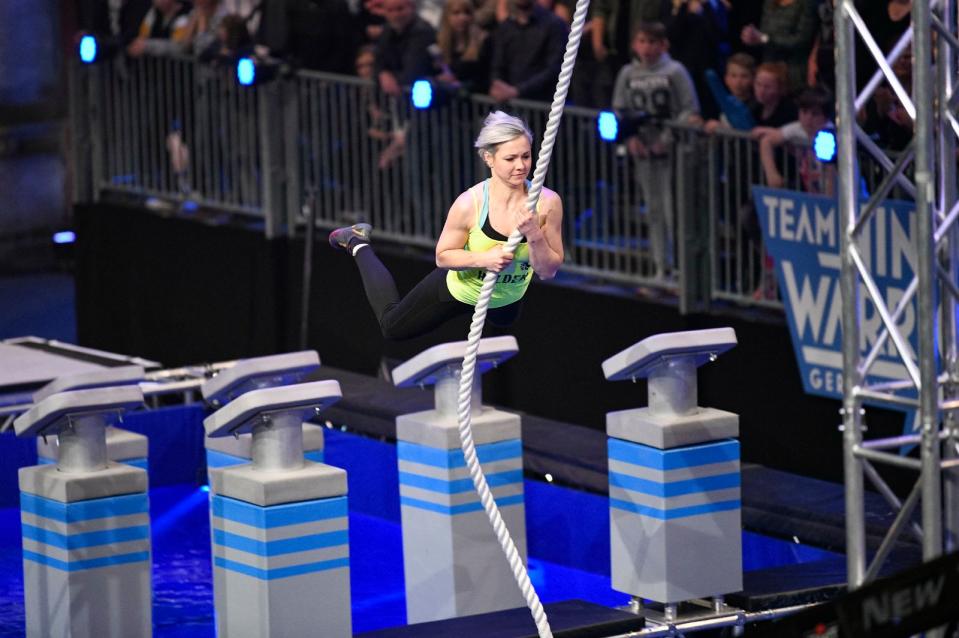 Unfall-Schock bei "Team Ninja Warrior Germany": Promi-Athletin stürzt auf Beckenrand