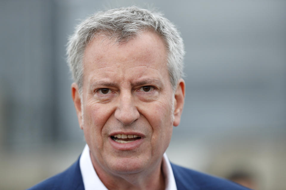 Democratic presidential candidate New York Mayor Bill de Blasio tours the POET Biorefining Ethanol Facility, Friday, May 17, 2019, in Gowrie, Iowa. (AP Photo/Charlie Neibergall)