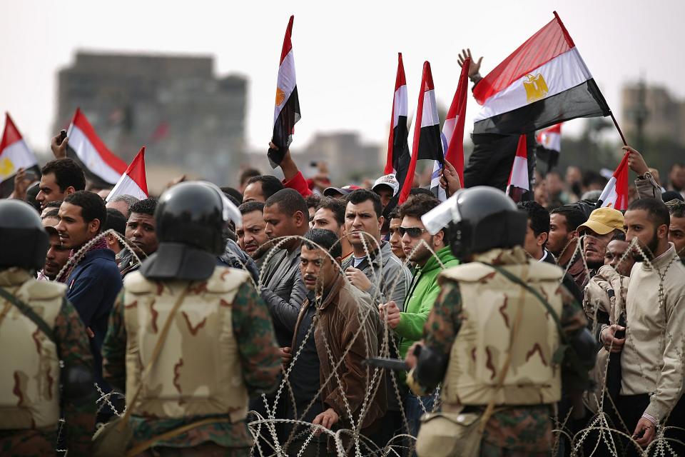 Anti-Government Protesters Clash With Pro-Mubarak Demonstrators