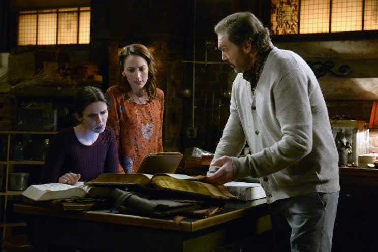 Bitsie Tulloch as Eve, Bree Turner as Rosalee Calvert, and Silas Weir Mitchell as Monroe. (Photo: Allyson Riggs/NBC)