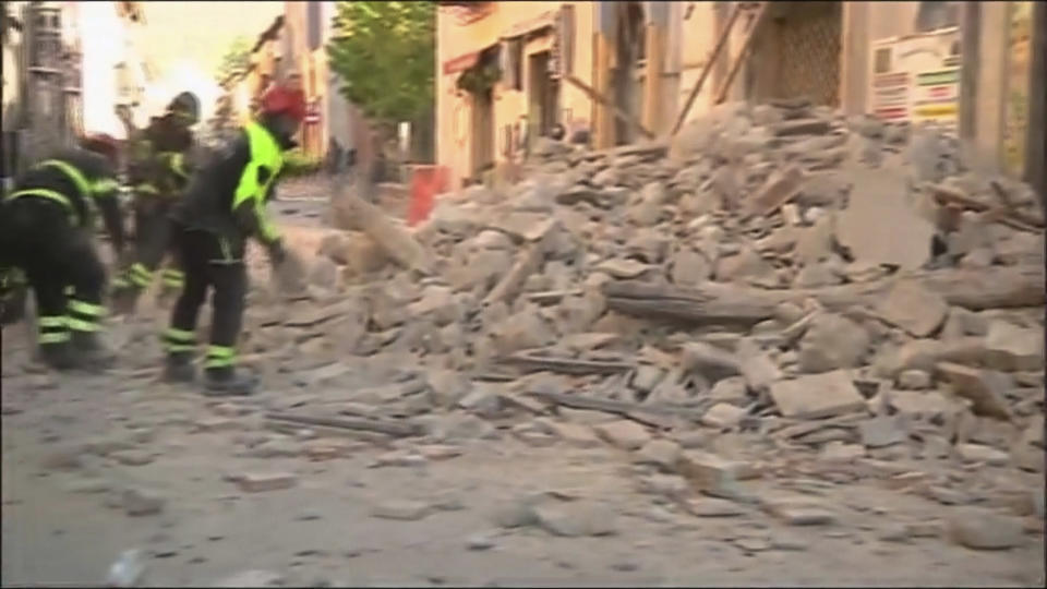 New earthquake rocks Italy, flattens historic basilica