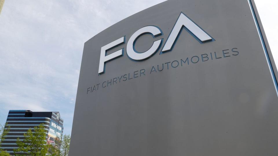 Das Logo des Hauptquartiers des Automobilherstellers Fiat Chrysler am Hauptsitz in Auburn Hills.