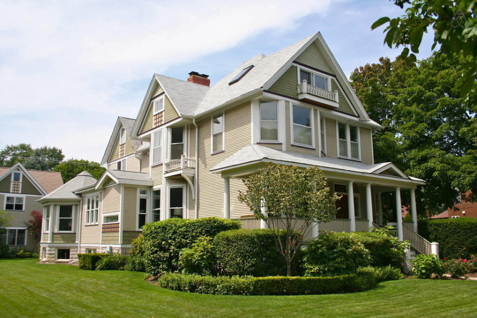 This vintage home in the suburbs of Chicago "has the best of both worlds: century-old character and new construction amenities."<br>  <strong>City:</strong> River Forest<br> <strong>Title:</strong> <a href="http://airbnb.com/rooms/2142341" target="_blank">Luxe Historic River Forest home</a><br> <strong>Nightly rate:</strong> $750<br> <strong>Bedrooms:</strong> 6<br> <strong>Occupancy rate:</strong> 50 percent<br> <strong>Reviews:</strong> 13<br>