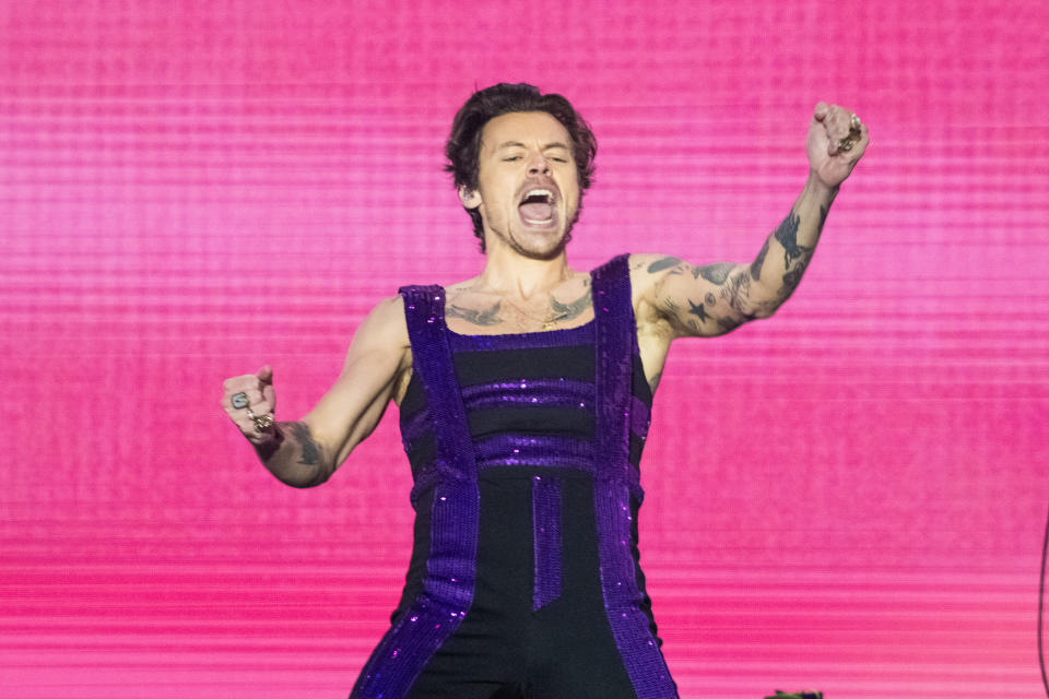 COVENTRY, ENGLAND - MAY 29:  Harry Styles performs on the Main Stage at War Memorial Park on May 29, 2022 in Coventry, England.  (Photo by Joseph Okpako/WireImage)