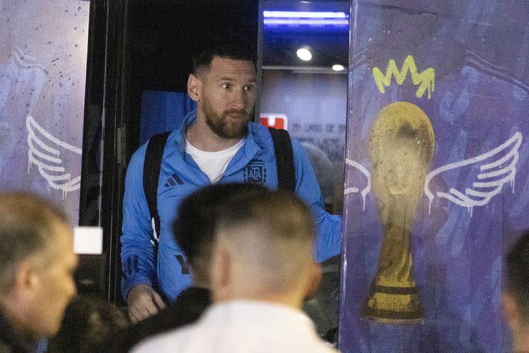 Lionel Messi enloquece a los hinchas en Santiago del Estero