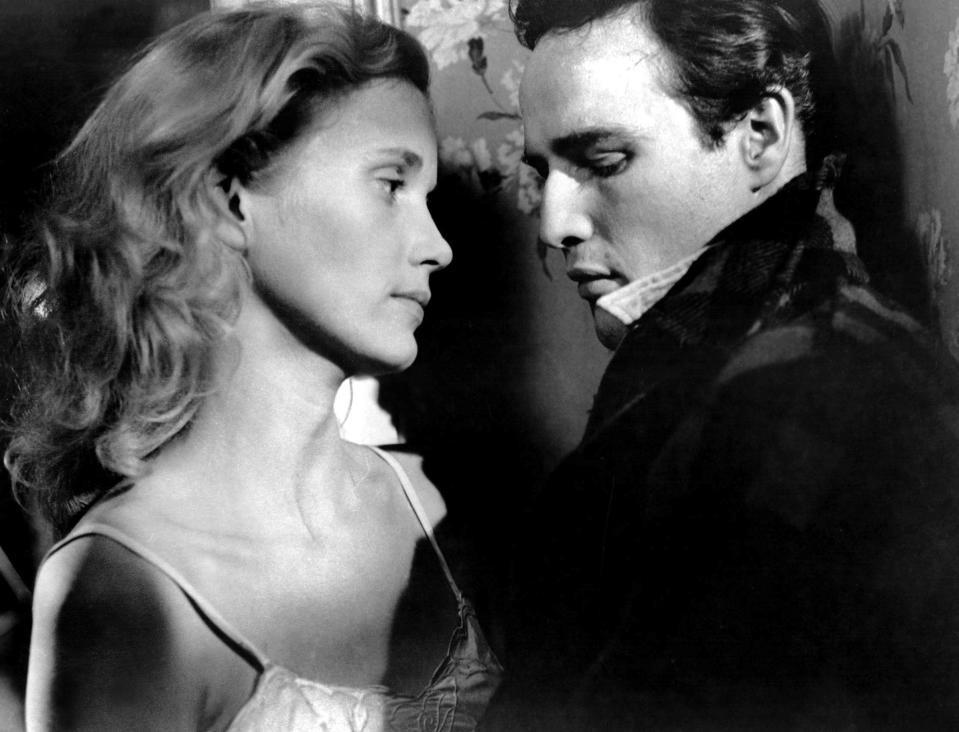 American actors Eva Marie Saint and Marlon Brando on the set of Waterfront, directed by Elia Kazan.