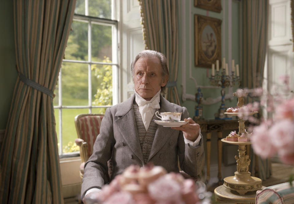 Bill Nighy en el papel del señor Woodhouse en la película "Emma." de Autumn de Wilde en una imagen proporcionada por Focus Features. (Focus Features vía AP)