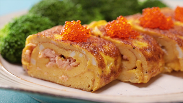 Egg Roll with Salmon and Cheese