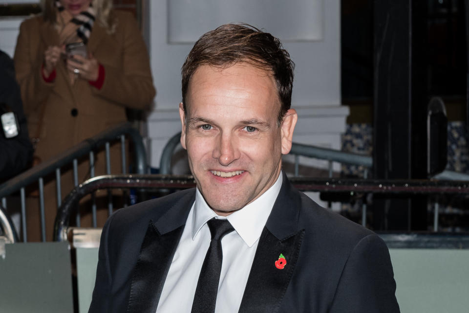 LONDON, UNITED KINGDOM - NOVEMBER 08: Actor Jonny Lee Miller arrives at the world premiere of  'The Crown' Season 5 at Theatre Royal in London, United Kingdom on November 08, 2022. (Photo by Wiktor Szymanowicz/Anadolu Agency via Getty Images)