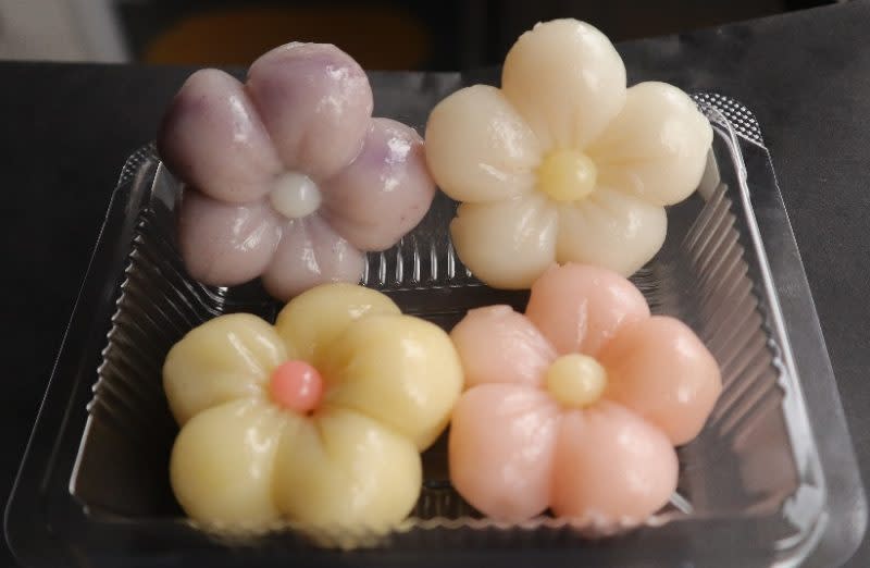 bosong rice cake - flower tteok