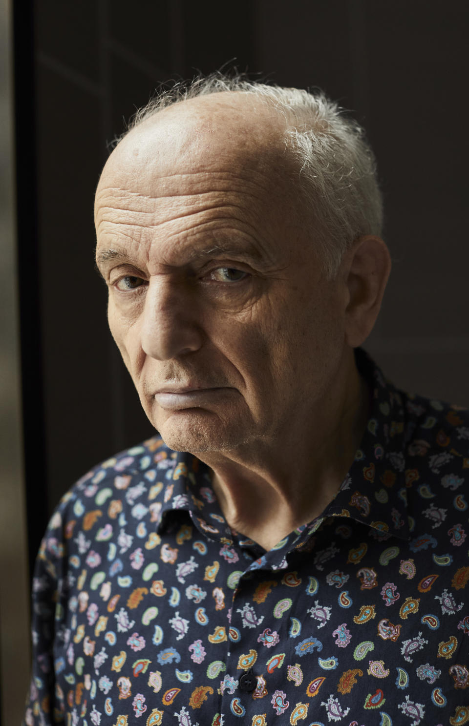 David Chase posa para un retrato en Nueva York el 23 de septiembre de 2021 para promover la película "The Many Saints of Newark". (Foto Matt Licari/Invision/AP)