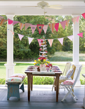 outdoor spring table