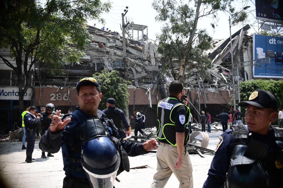 7.1 magnitude earthquake rocks Mexico City
