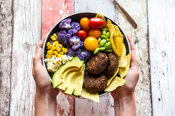 Con una dieta balanceada, de acuerdo con tu tipo de sangre, podrías lograr estar en mejor forma. Foto: Westend61/Getty Images