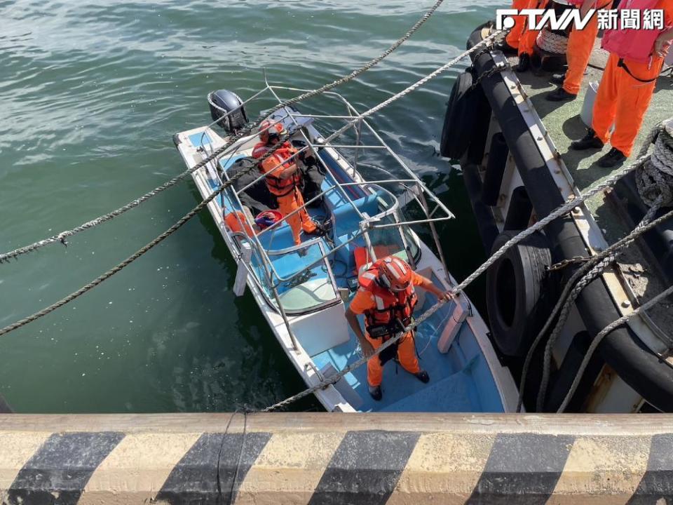 中國快艇「直闖登陸」淡水首例，距台僅6海浬被發現，最後由海巡查獲1男1船。（圖／海巡署）