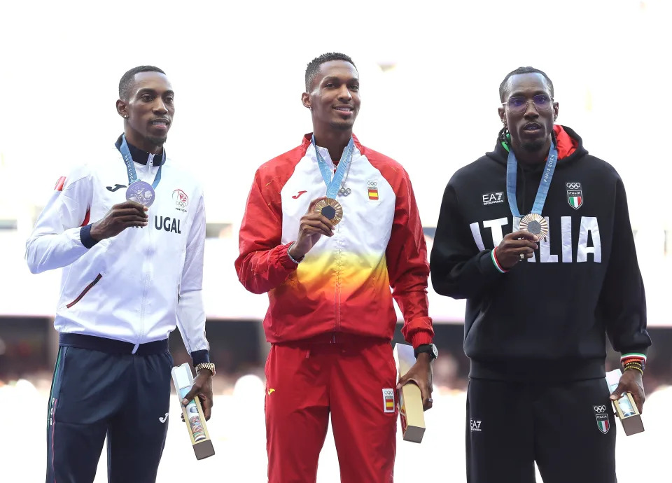 Jordan Alejandro Díaz Fortun (España), Pedro Pichardo (Portugal) y Andy Díaz Hernández  (Italy) | Foto: Li Gang/Xinhua via Getty Images