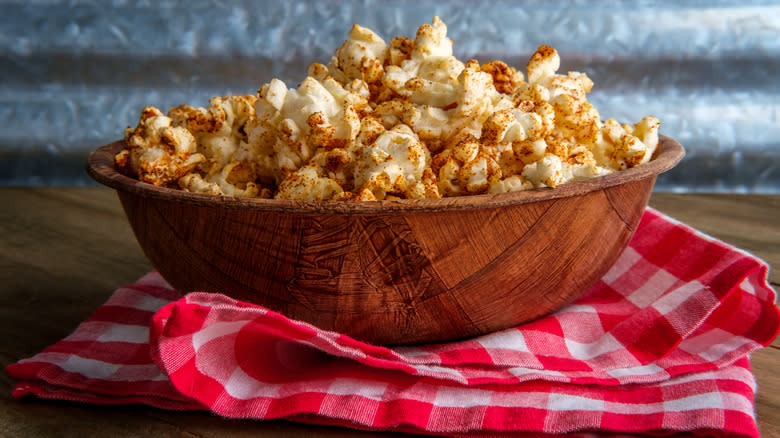 Popcorn with seasonings on cloth