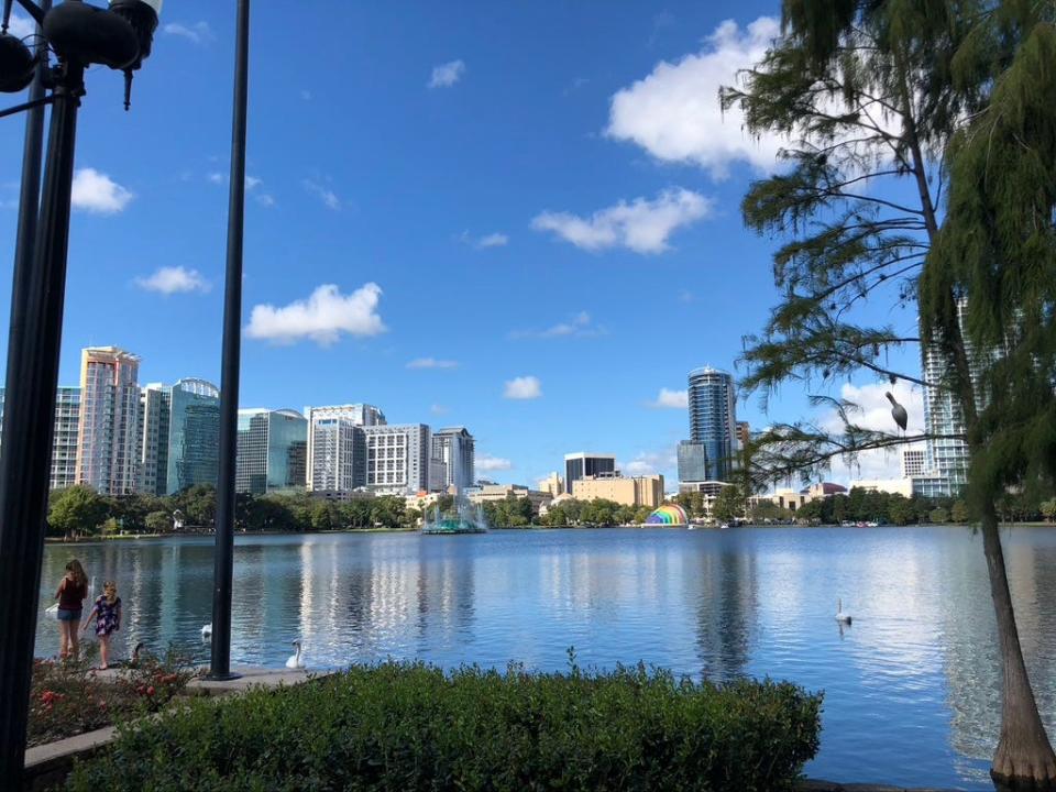 lake eola in downtown orlando